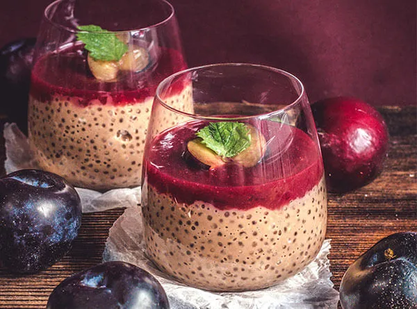 PUDDING CZEKOLADOWY Z TAPIOKI ZE ŚLIWKAMI